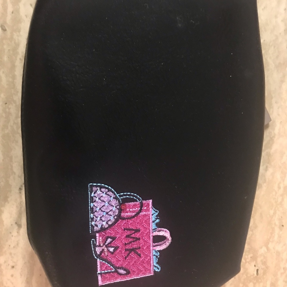 New Mary Kay Beautiful Cosmetic Black Leather Zip